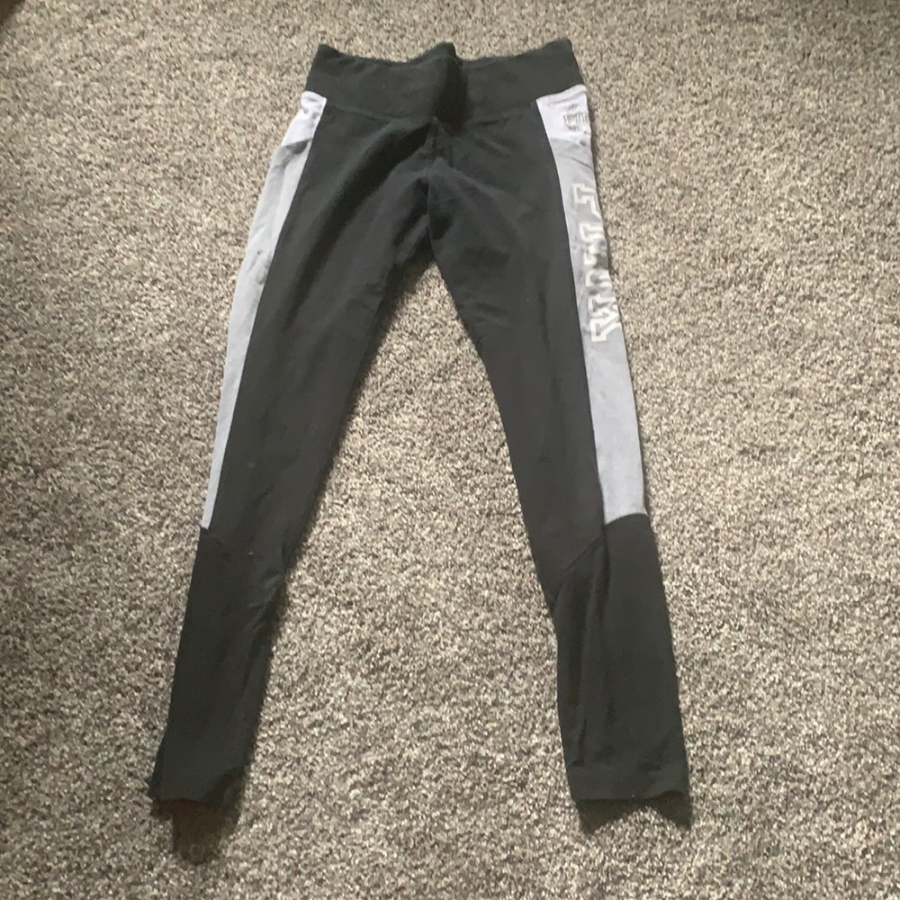 Super comfortable PINK yoga leggings.